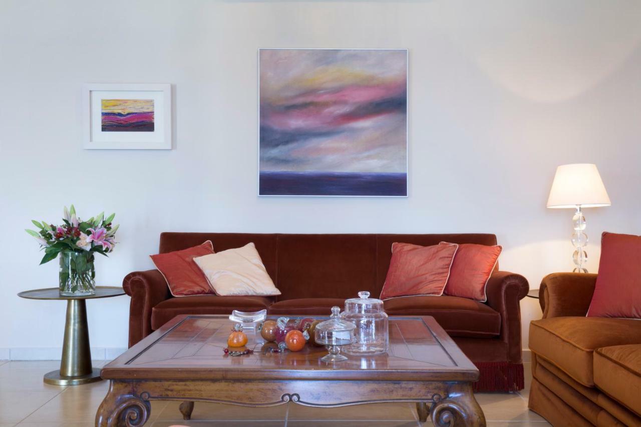 Avra Private Suites Lassi  Eksteriør bilde
