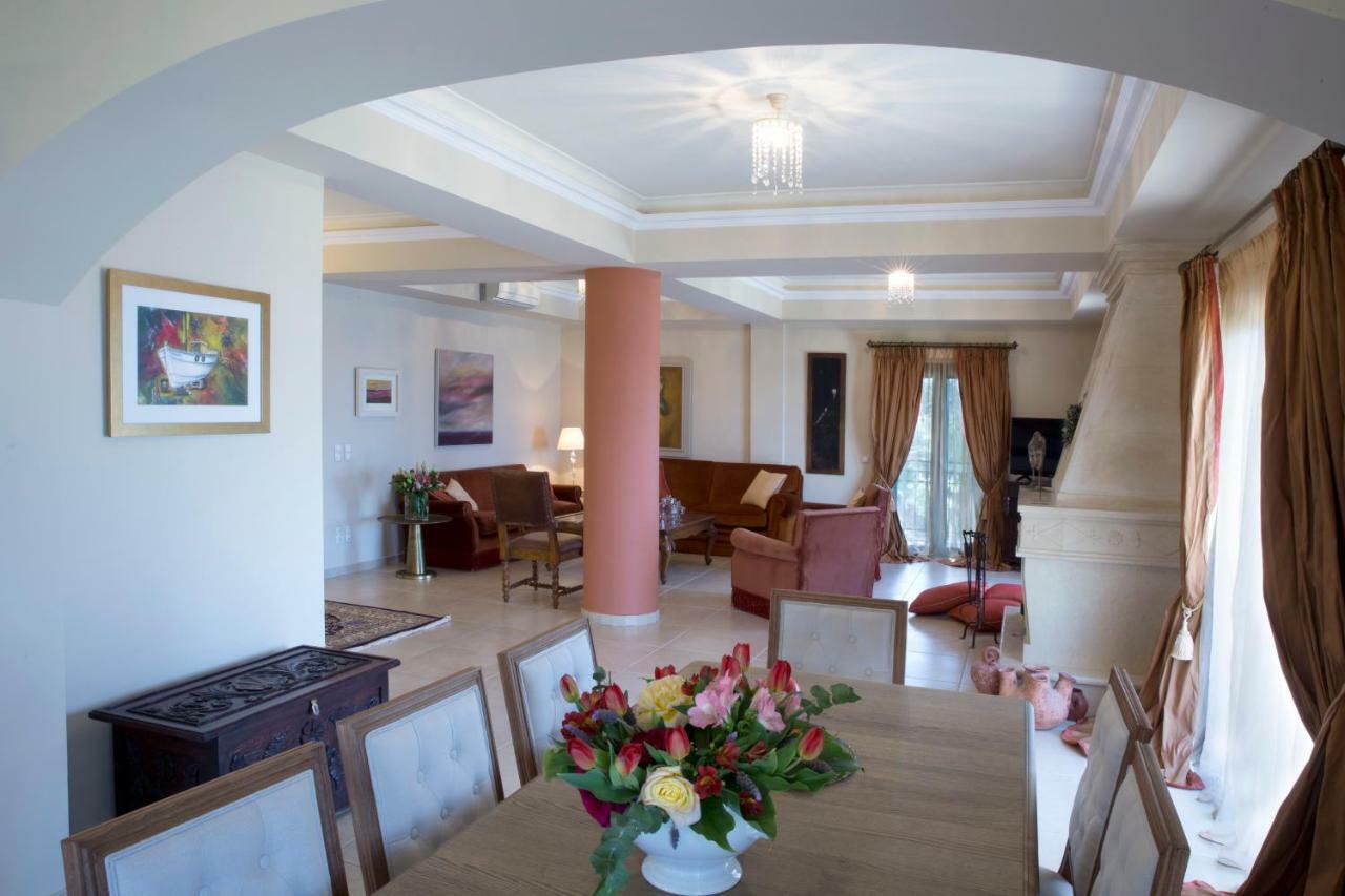 Avra Private Suites Lassi  Eksteriør bilde