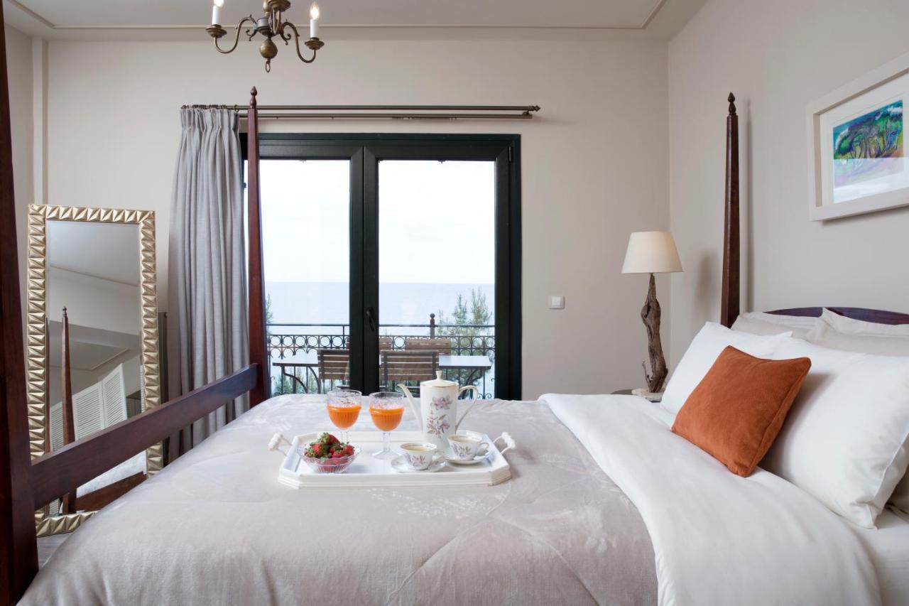 Avra Private Suites Lassi  Eksteriør bilde
